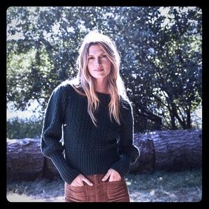 DÔEN Mulberry sweater size MEDIUM Forest Green